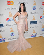 th_90375_celebrity_paradise.com_Katy_Perry_53rd_Grammy_Awards_Salute_To_Icons_Honoring_David_Geffen_12.02.2011_52_122_153lo.jpg