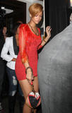 th_72929_Preppie_-_Rihanna_leaving_the_Nozomi_restaurant_in_Kensington_-_Nov._16_2009_848_122_250lo.jpg