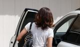 th_48295_Halle_Berry_leaves_her_moms_house_in_Hollywood_21_122_420lo.jpg