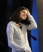 http://img102.imagevenue.com/loc119/th_06294_SelenaGomez_GoodMorningAmerica_NYC_230910_032_122_119lo.JPG