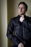 http://img102.imagevenue.com/loc128/th_79007_JamesMcAvoy09_122_128lo.jpg