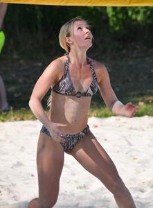 hot volleyball action-q30w1t4qrp.jpg