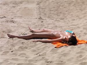 Nude Beach Girl [58 Pics]-k69m6p5fl2.jpg