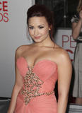 http://img102.imagevenue.com/loc497/th_22581_DemiLovatomat55_122_497lo.jpg